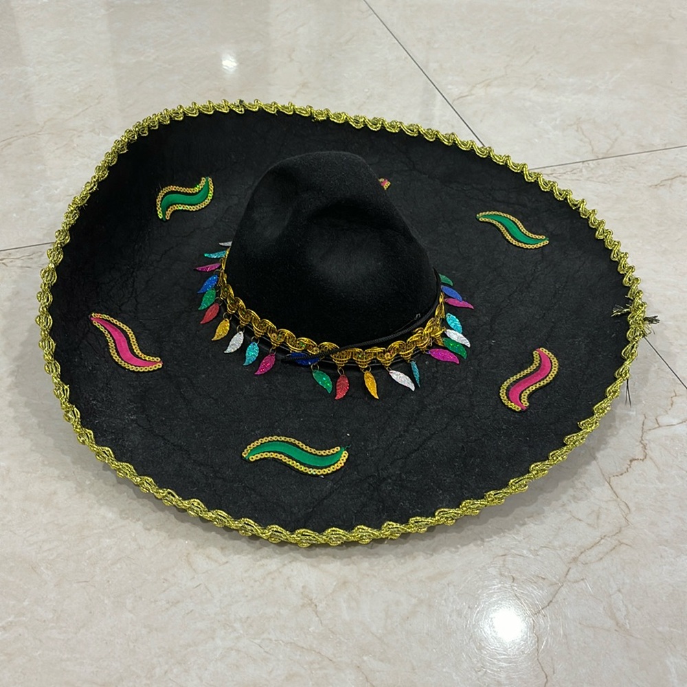 Very large sombrero